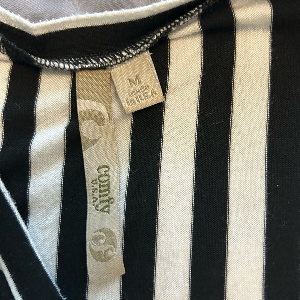 Comfy USA Monochrome Striped Top - Picture 2 of 2